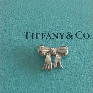 Authentic Vintage TIFFANY & CO. Ribbon Pendant